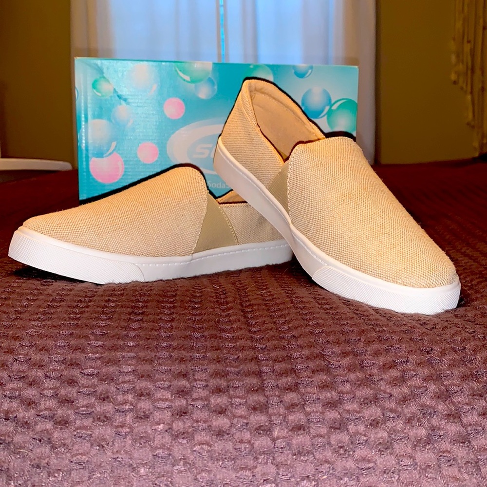 Brand New - in the box - Soda Canvas Slides